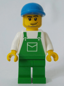 LEGO Overalls Green with Pocket Blue Cap with Short Curved Bill Smirk and Stubble Beard (ovr037a) minifigure