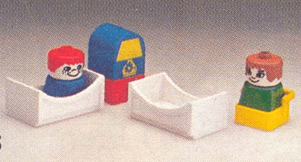 LEGO Nursery Furniture (028-1) set, 1979