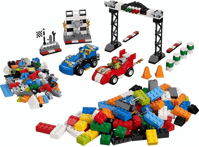 LEGO Race Car Rally (10673-1) set, 2014