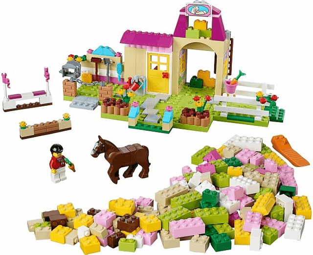 LEGO Pony Farm (10674-1) set, 2014