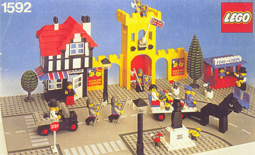 LEGO Town Square - Castle Scene (1592-1) set, 1980
