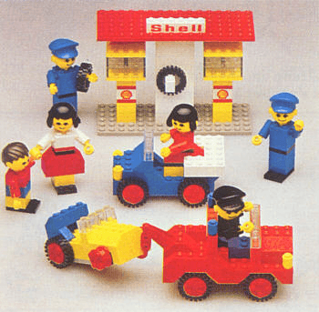 LEGO Service Station (217-1) set, 1977