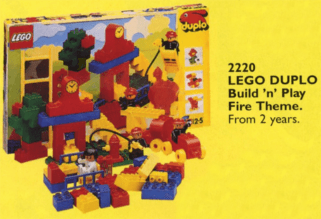 LEGO Build N' Play Fire Theme (2220-1) set, 1996