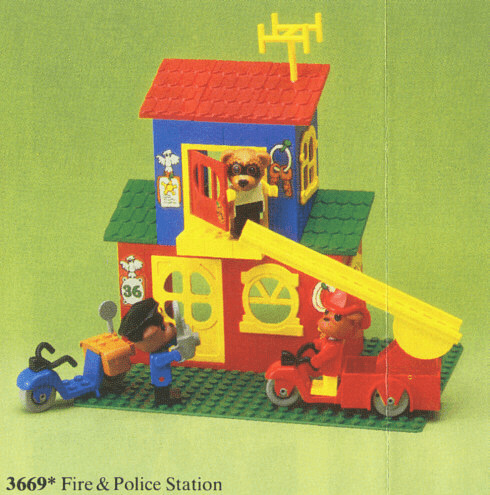 LEGO Fire and Police Headquarters (3669-1) set, 1982