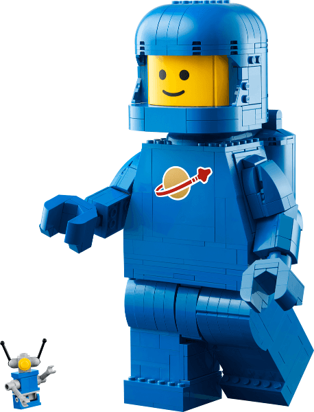 LEGO Up-Scaled Blue Astronaut Minifigure (40921-1) set, 2026