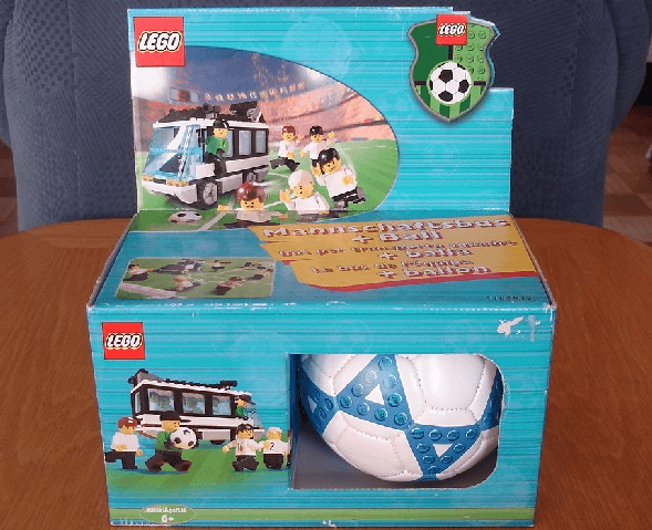 LEGO Black Bus with Ball (Mannschaftsbus + Ball) (4184912-1) set, 2002