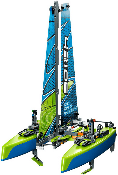 LEGO Catamaran (42105-1) set, 2020