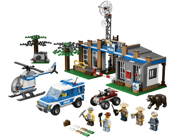 LEGO Forest Police Station (4440-1) set, 2012