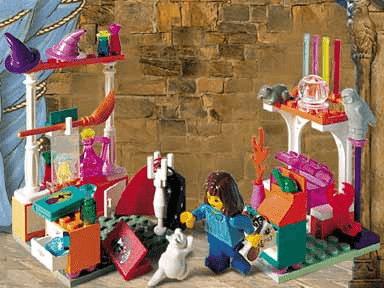 LEGO Diagon Alley Shops (4723-1) set, 2001