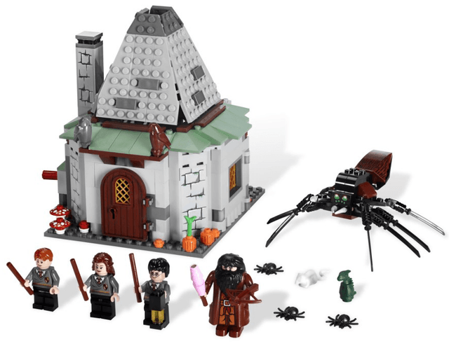 LEGO Hagrid's Hut {3rd edition} (4738-1) set, 2010