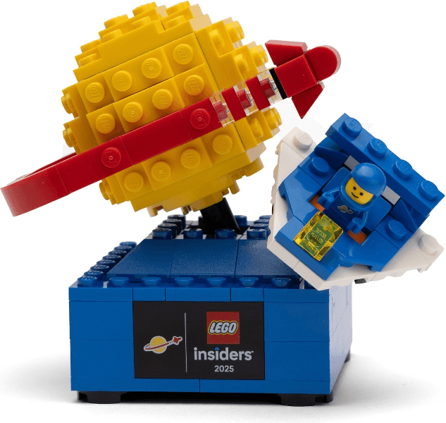 LEGO Retro Space Explorer (5009806-1) set, 2025
