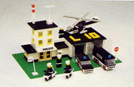 LEGO Police Headquarters (585-1) set, 1976