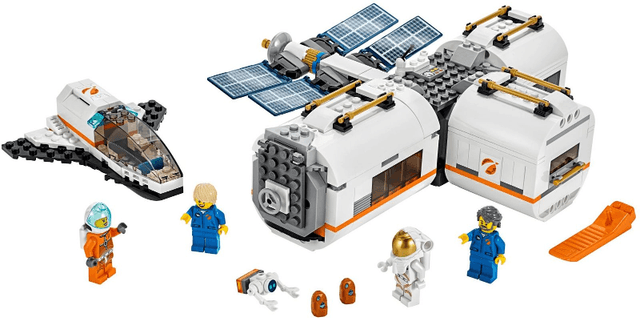 LEGO Lunar Space Station (60227-1) set, 2019