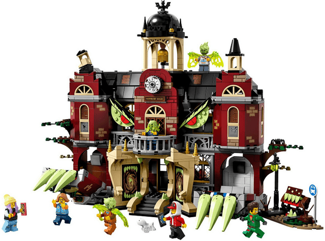 LEGO Newbury Haunted High School (70425-1) set, 2019