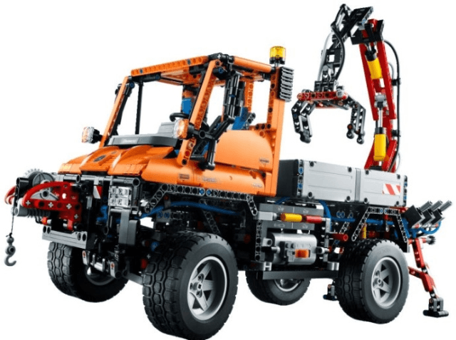 LEGO Mercedes-Benz Unimog U 400 (8110-1) set, 2011