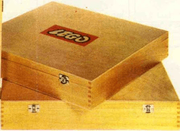 LEGO Wooden Storage Box Large (Double Latch), Empty, with Lattice (821-2) set