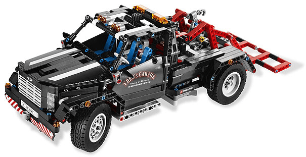 LEGO Pick-Up Tow Truck (9395-1) set, 2012