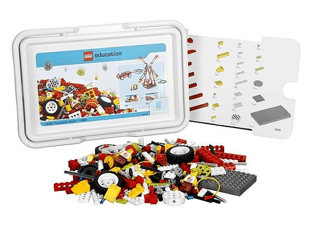 LEGO WeDo Robotics Resource Set (9585-1) set, 2011