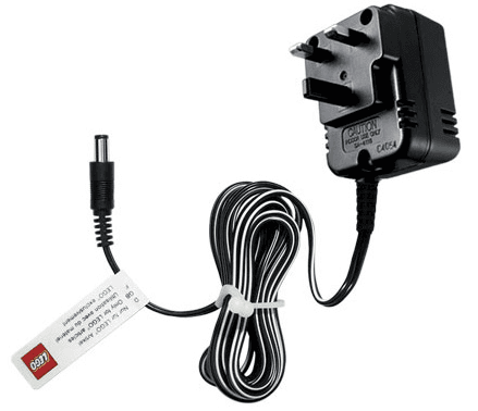 LEGO AC Adapter, 230V - 10V Transformer Type G Plug (British) (9833-3) set, 2006
